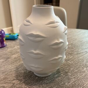 Jonathan Adler Gala Round Vase White Lips Embossed Vase